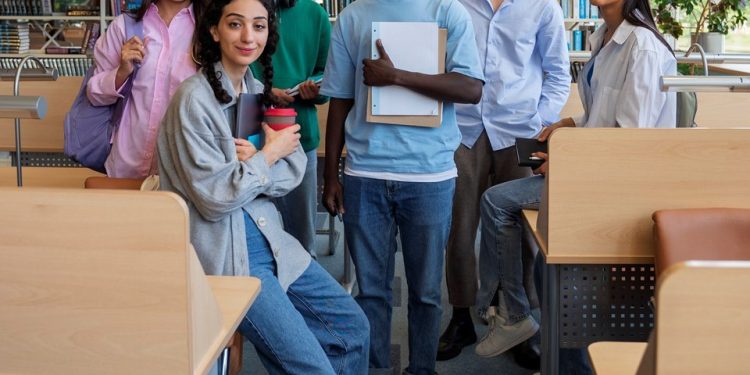 Inscrições para 1.000 vagas do Nossa Bolsa 2024/02 terminam nesta quinta-feira (27)