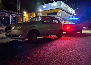 PRF de São Mateus apreende carro roubado em abordagem na BR-101