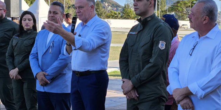 Governo entrega 42 novas viaturas para a Polícia Penal