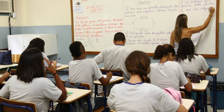 Câmara dos Deputados aprova novas mudanças no Ensino Médio