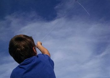 Riscos de acidentes com pipas aumentam nas férias  