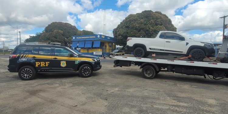 Carro clonado é apreendido pela PRF em São Mateus
