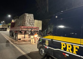 VÍDEOS – PRF intensifica fiscalização para combater excesso de peso nas estradas do ES