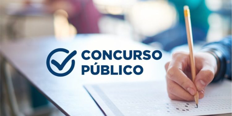 Câmara Municipal de São Mateus retifica concurso público com 30 vagas abertas