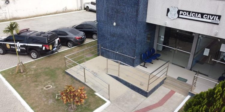 Delegacia de Jaguaré prende suspeito de perseguir vizinha e ameaçá-la com arma de fogo