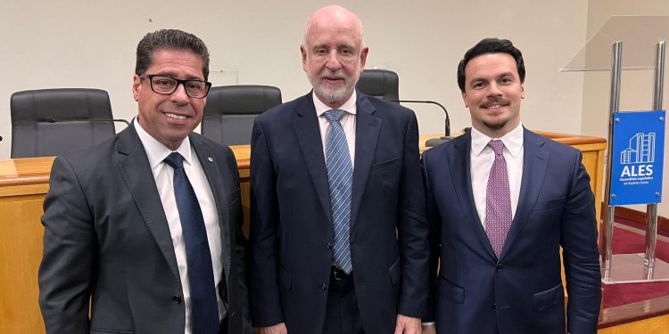 Ministro do TCU destaca consenso em obras da BR-101 e reforça importância da Nova Lei de Licitações em palestra na Assembleia Legislativa