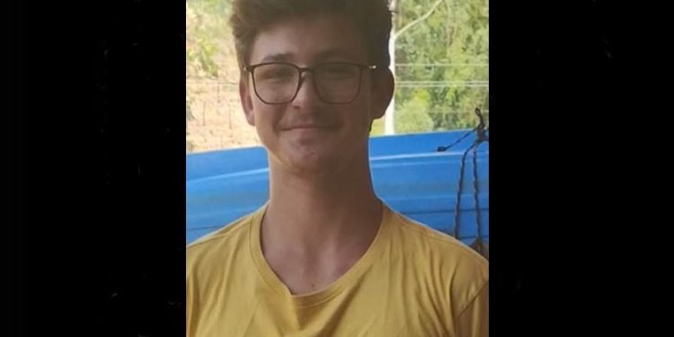 Adolescente morre após ser atingido por trator que estava sendo retirado de caminhão, em São Mateus