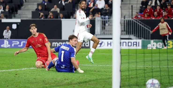 Liverpool goleia o LASK e segue 100% na Champions
